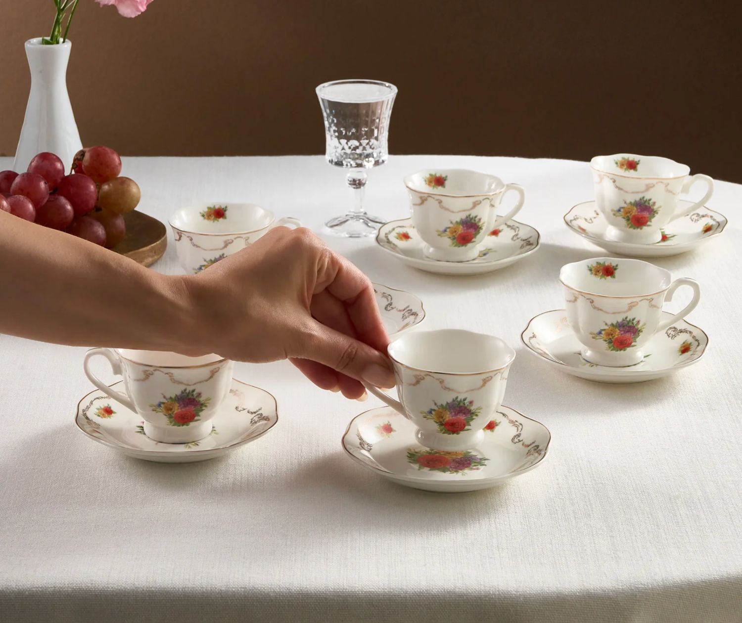 Karaca Antique 12-delige set espressokopjes van porselein voor 6 personen, 80 ml Karaca Antique 12-delige set espressokopjes van porselein voor 6 personen, 80 ml