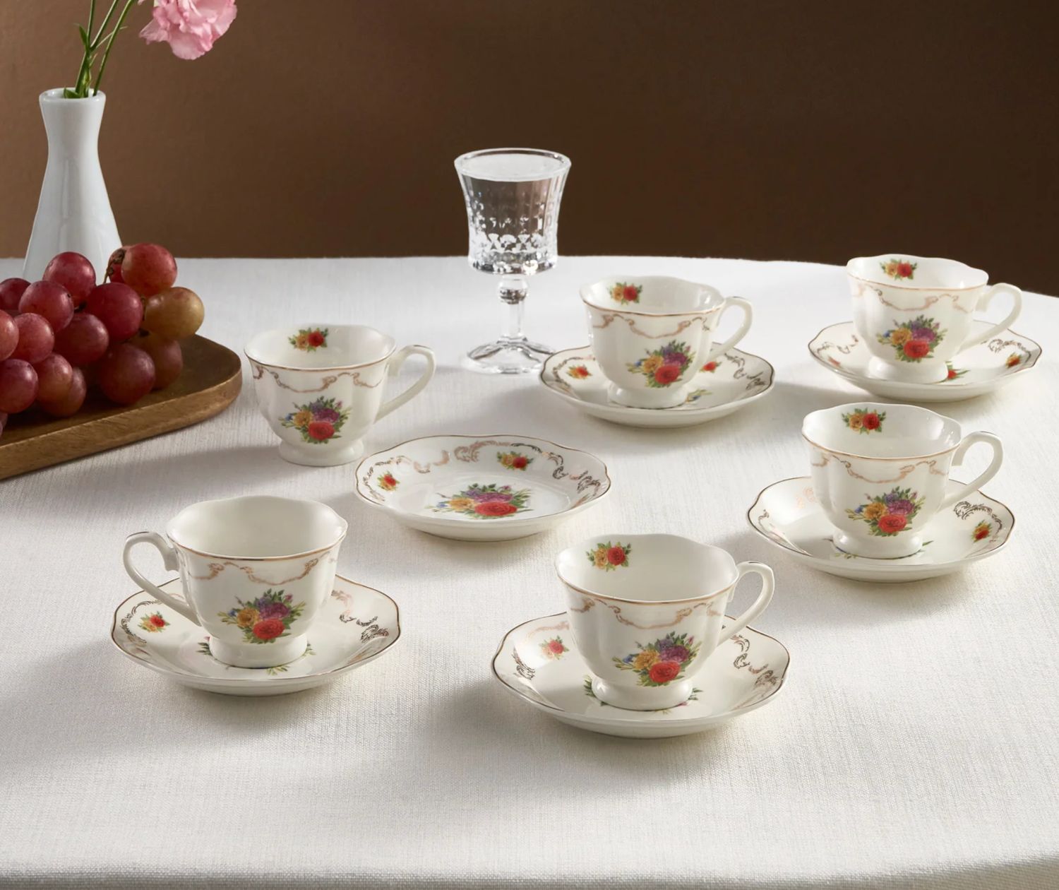 Karaca Antique 12-delige set espressokopjes van porselein voor 6 personen, 80 ml Karaca Antique 12-delige set espressokopjes van porselein voor 6 personen, 80 ml