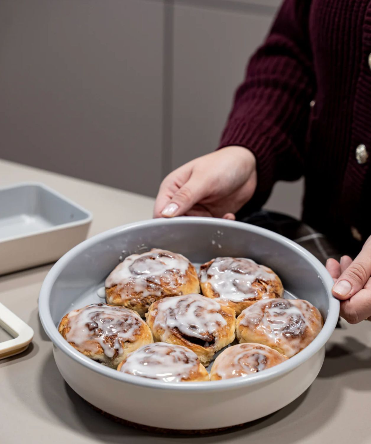 Ronde keramische bakvorm beige – Antiaanbak
