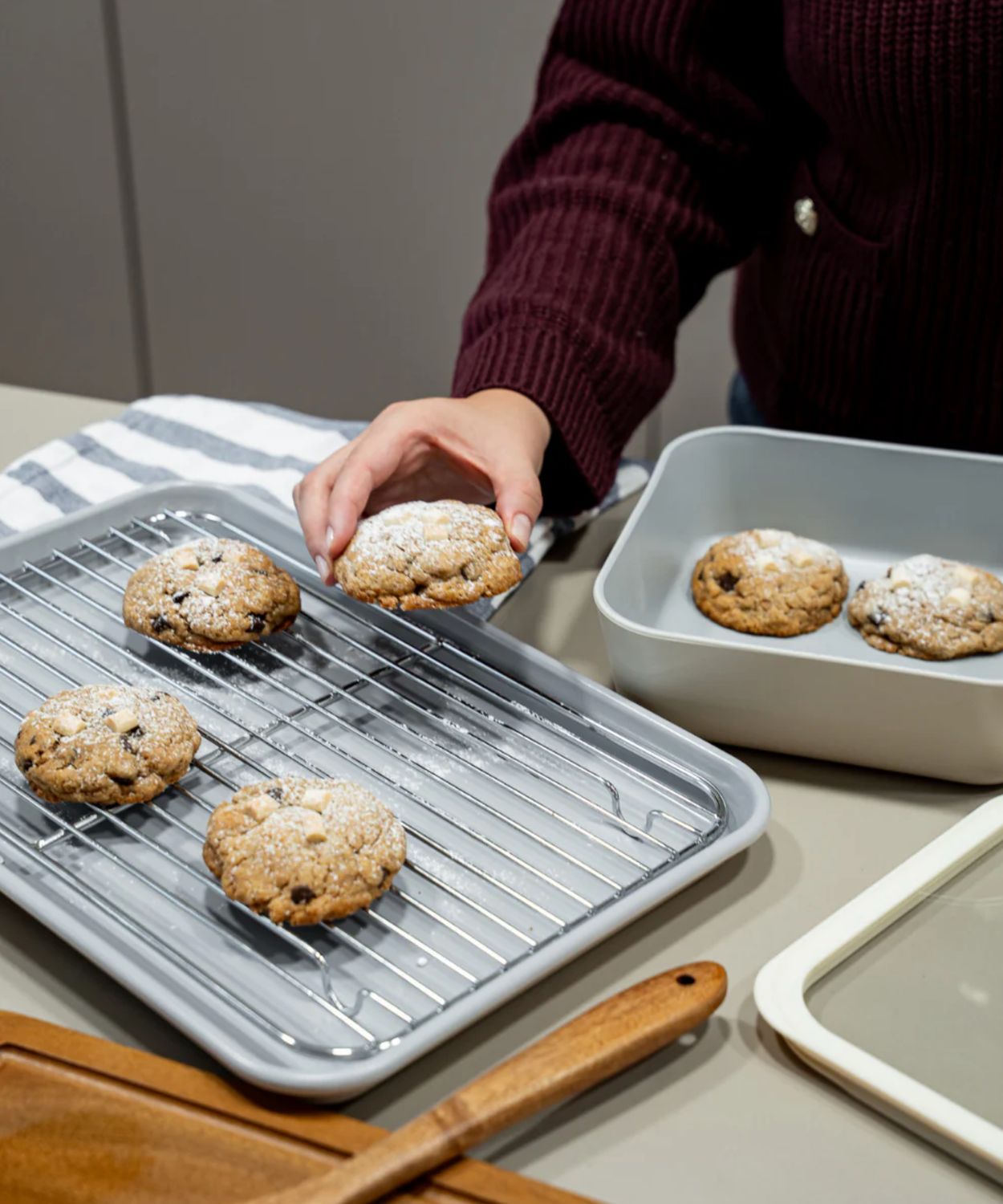 Bakplaat met afkoelrooster beige – keramische antiaanbaklaag