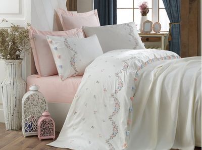 Dantela Lara Tweepersoons Geborduurde Piqué set crème poeder