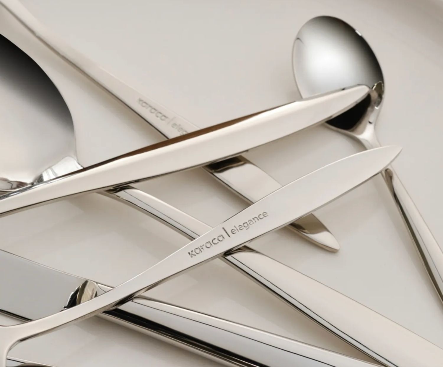 Karaca Novara Elegance 12-persoons bestekset, 84-delig Karaca Novara Elegance 12-persoons bestekset, 84-delig