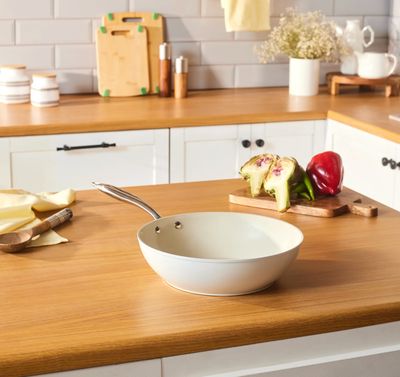 Karaca Swiss Crystal Almond Cream Wok Pan with Handle 28 cm