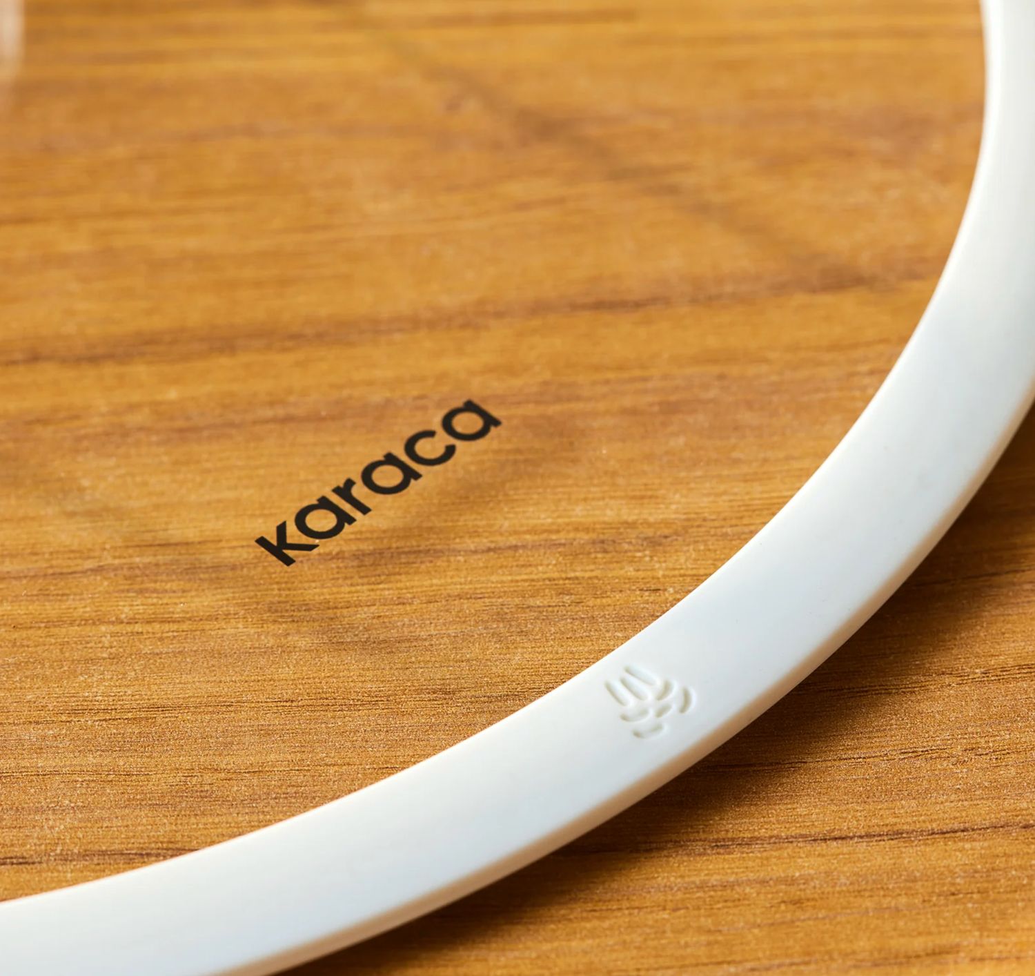 Karaca Swiss Crystal Almond Cream Kookpot met roestvrijstalen handvat, 24 cm