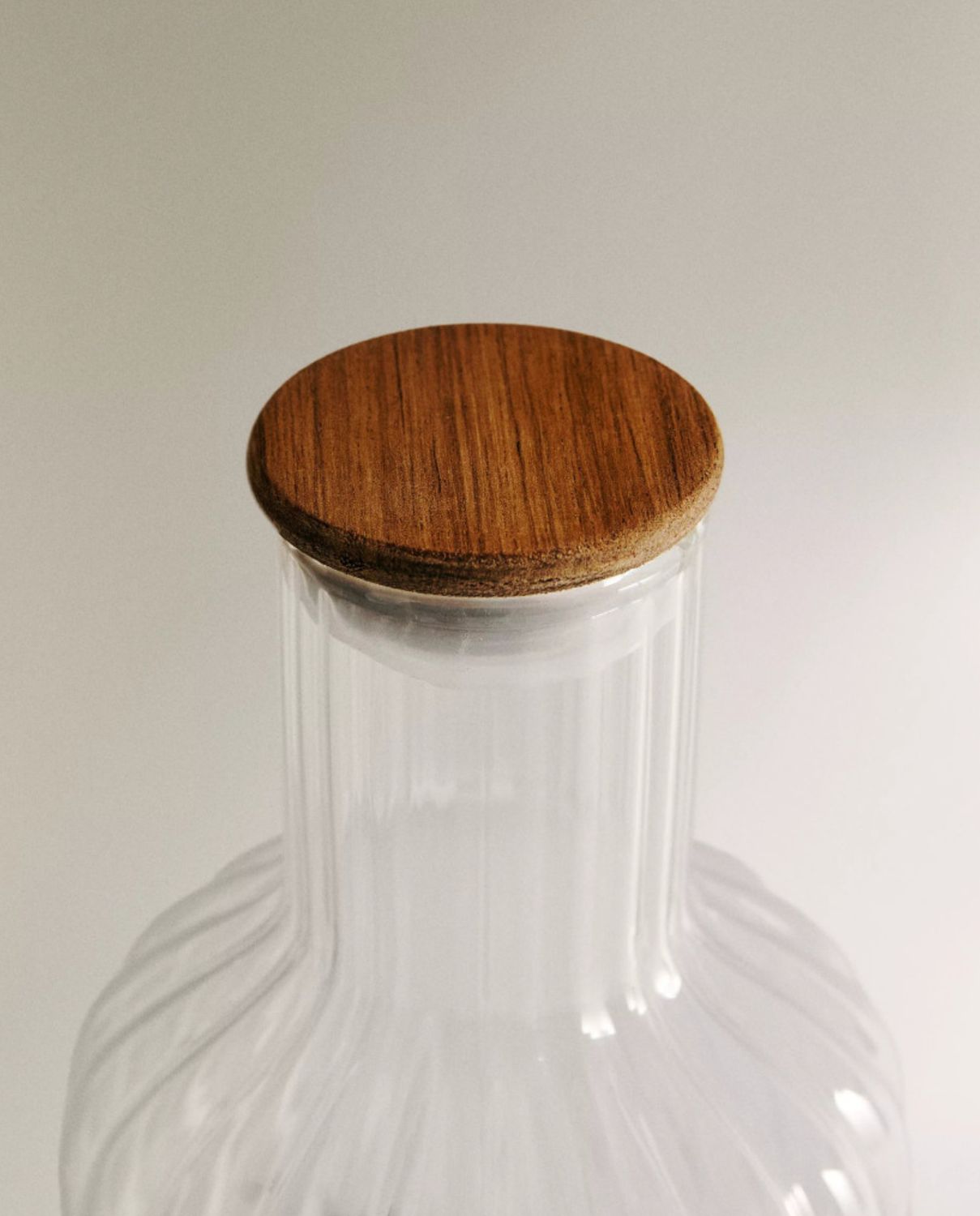 Linea borosilicaat glazen karaf met acaciahouten deksel – 1400 ml