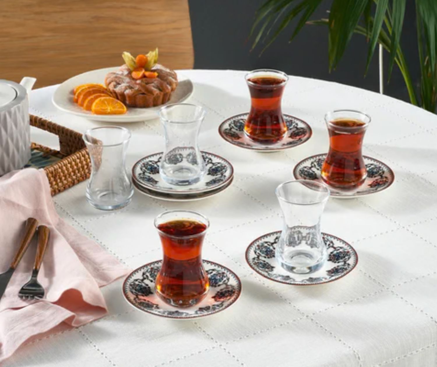 Karaca Nakkas 12-delige Turkse theeset voor 6 personen, 130 ml, rood Karaca Nakkas 12-delige Turkse theeset voor 6 personen, 130 ml, rood