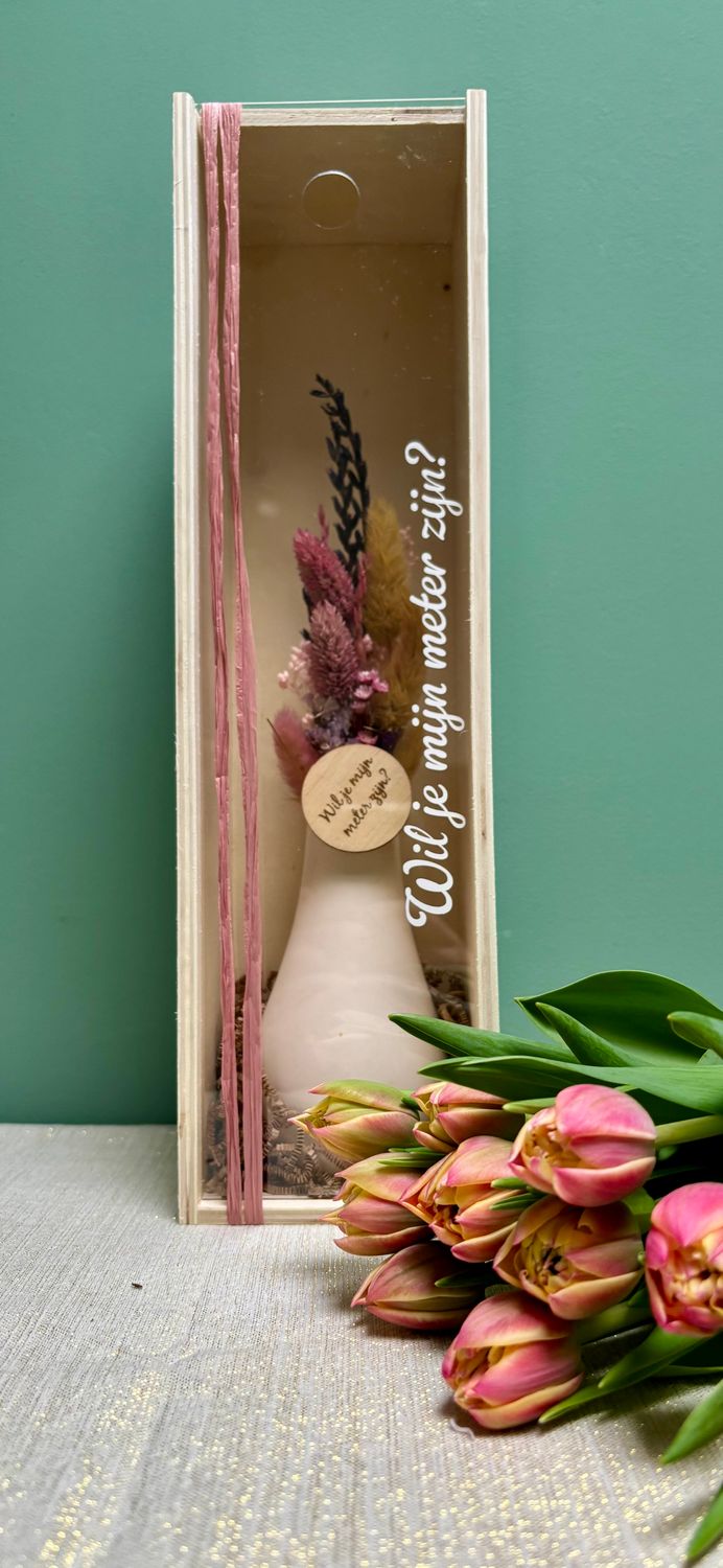 Doos met vaasje en droogbloemen: Voor de liefste meter