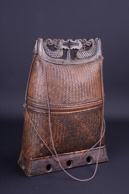 Gandek from Lombok, basket/handbag with dragon lid