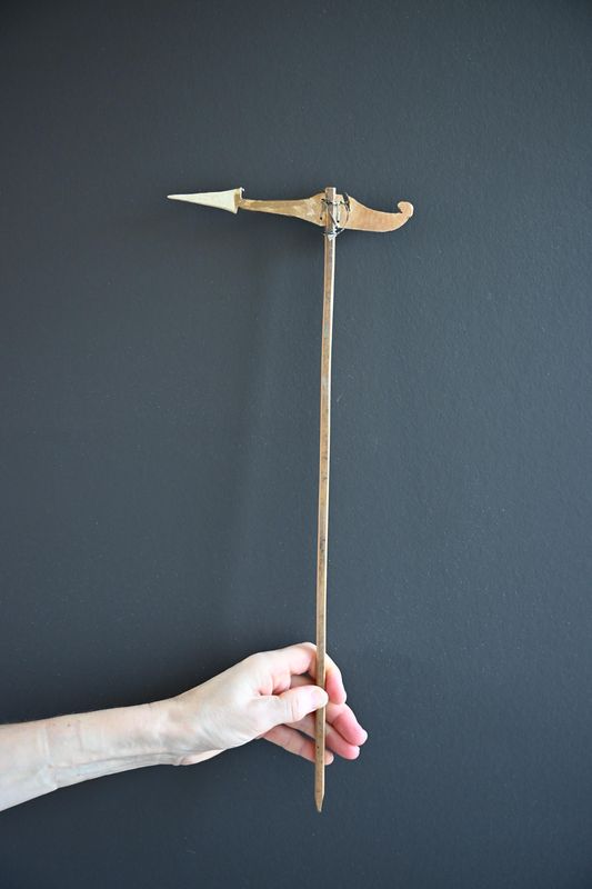 Short arrow
