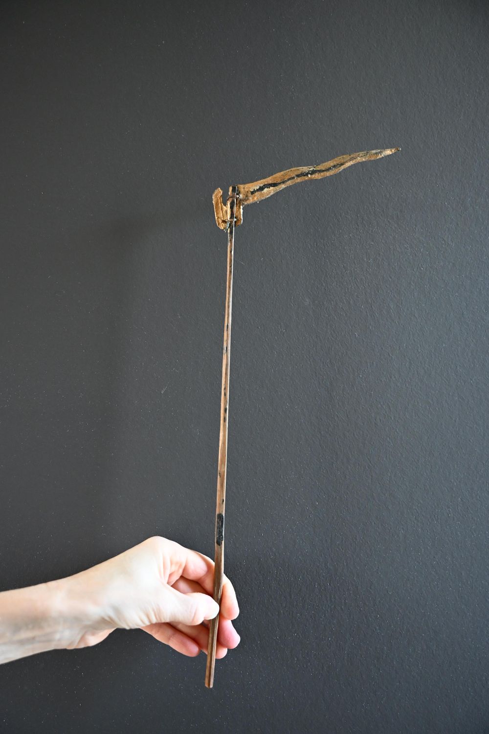Knife with a typical Keris shape Knife with a typical Keris shape