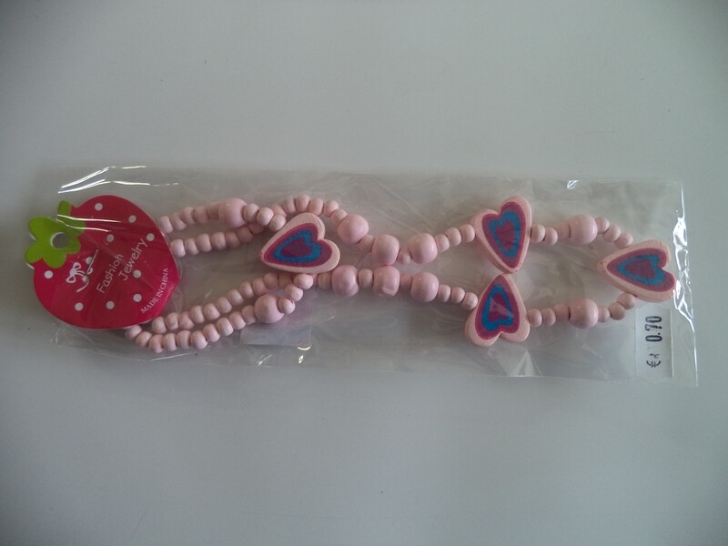 Houten ketting en armband roze hartjes