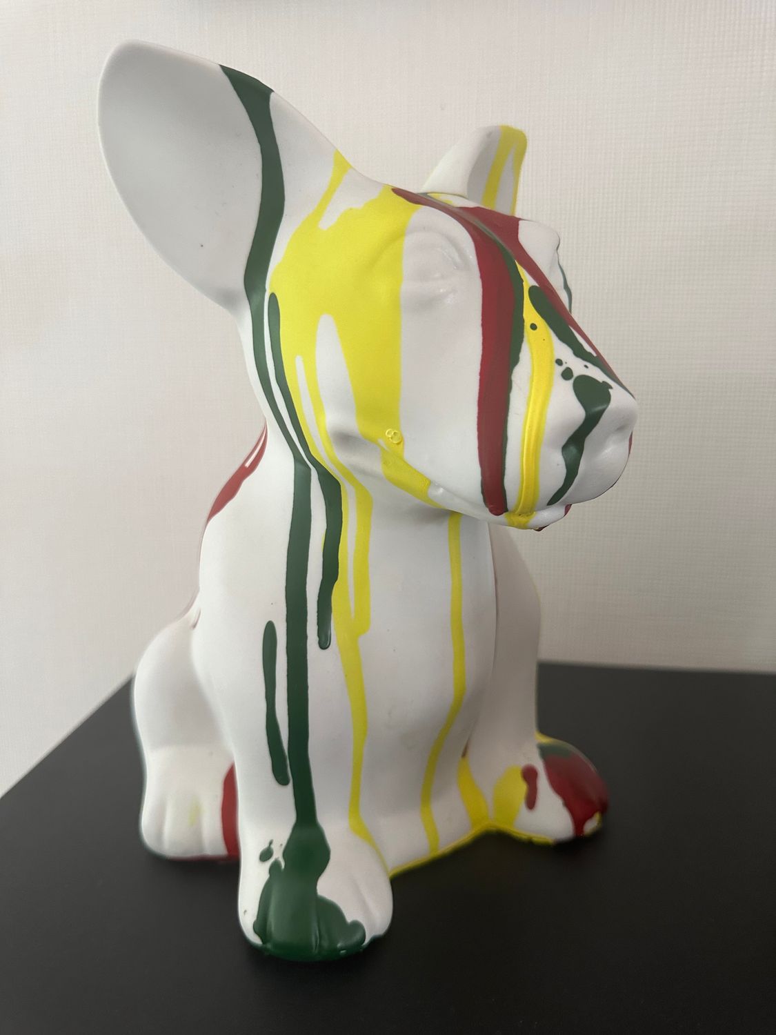 Beeld hond drip (H 23,5 x B 16 x L18 cm)