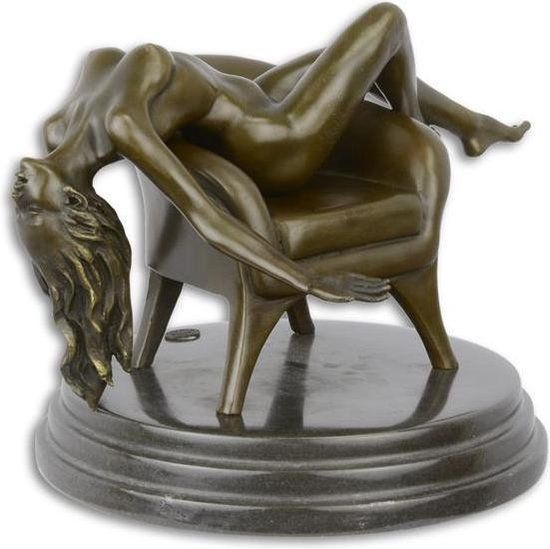 Bronzen beeld - Naakte dame in stoel - Erotisch sculptuur - 17,5 cm hoog (EC-12)
