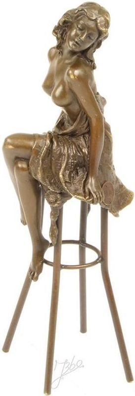 Beeld brons - Lady on barchair - goudkleurig gepatineerd - 25,6 cm hoog (DSBJ-13)