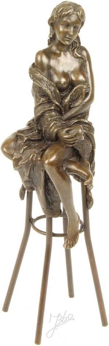 Beeld brons - Lady on barchair - goudkleurig gepatineerd - 26,2 cm hoog (DSBJ-12)