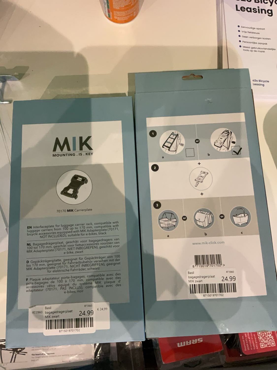 Basil bagagedragerplaat MIK zwart