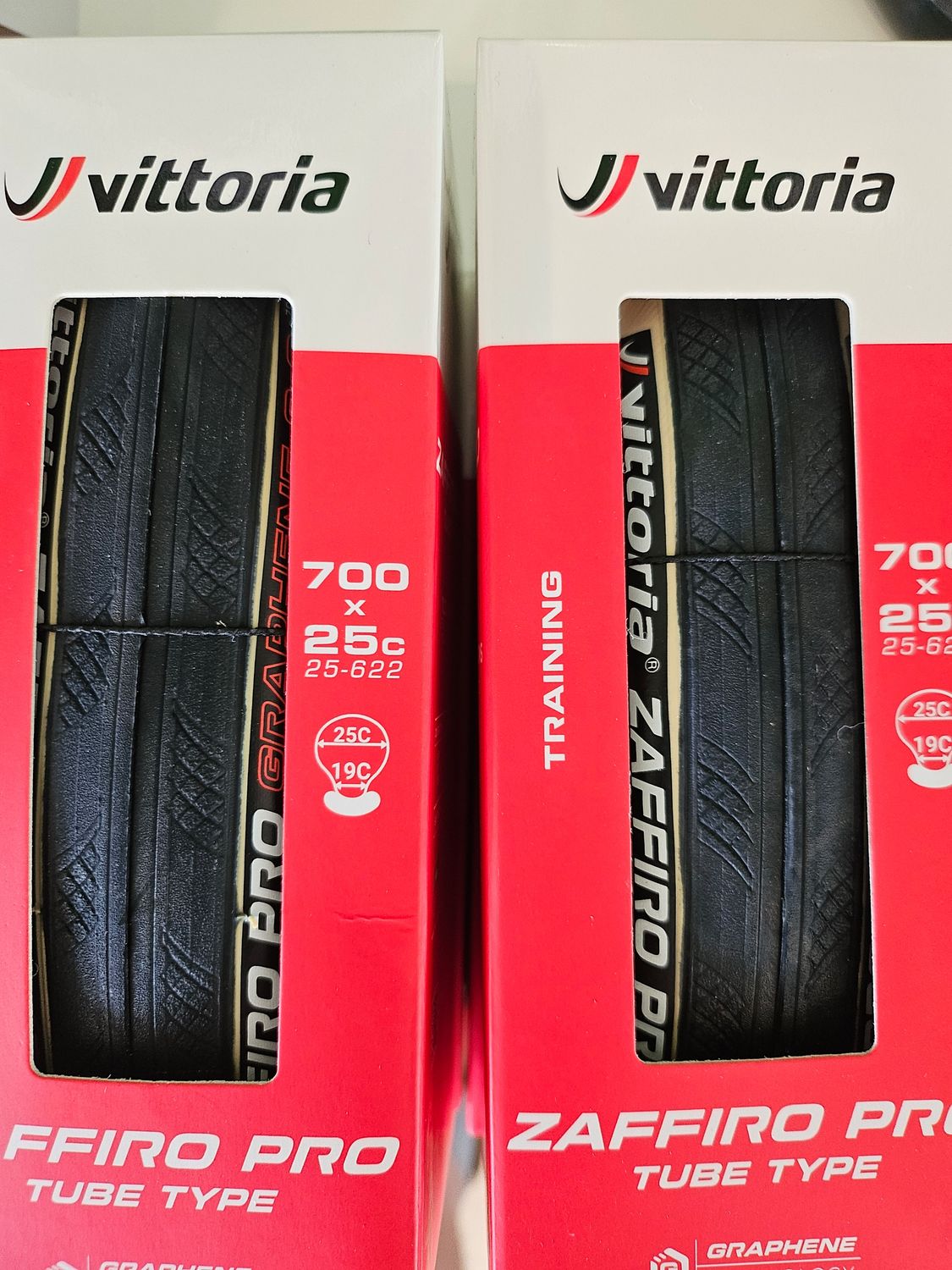 Vittoria Zaffiro pro 25-622 PARA