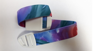 Knelband gekleurd