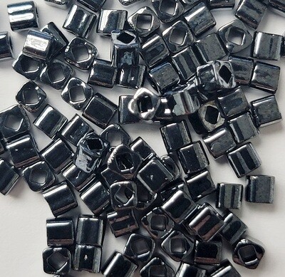 3mm Cubes #81