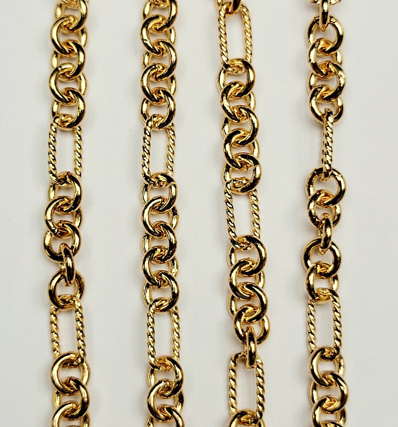 Cable Chain Textured Rectangle - Gold Plated