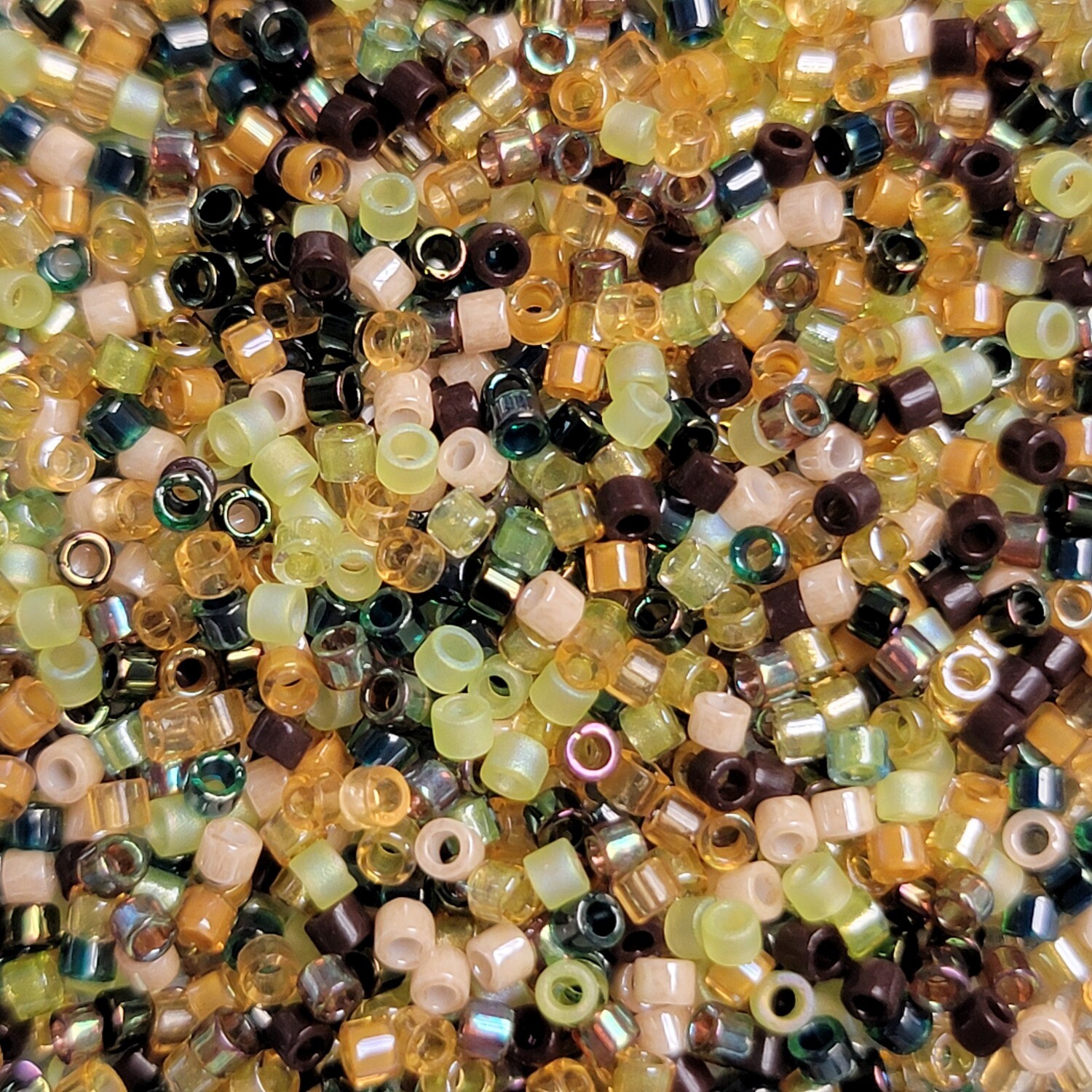 DB-MIX07 11/0 Delica - Earthtone