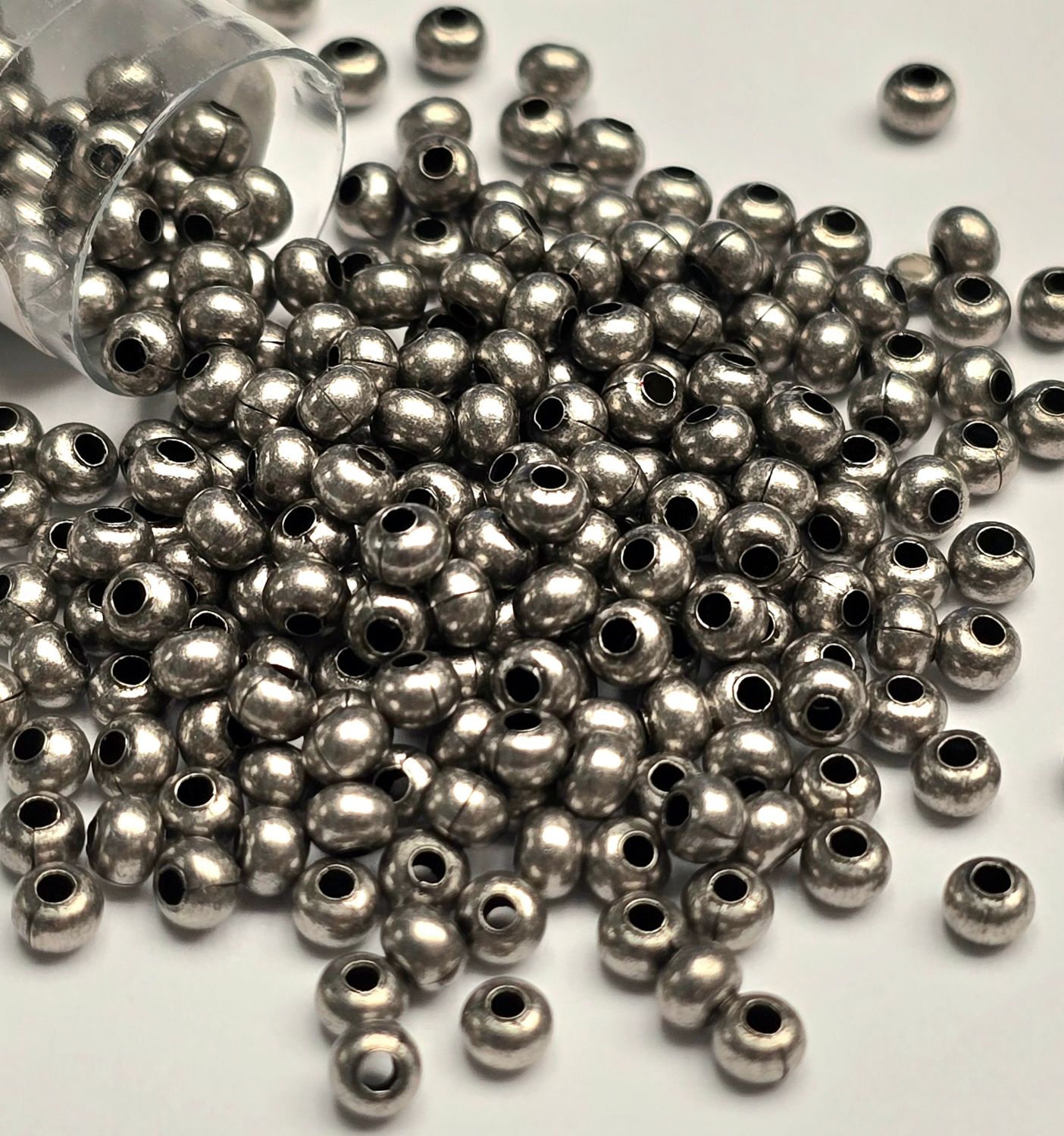 8/0 Metal Seed Beads: Silver Oxide (14 Grams)