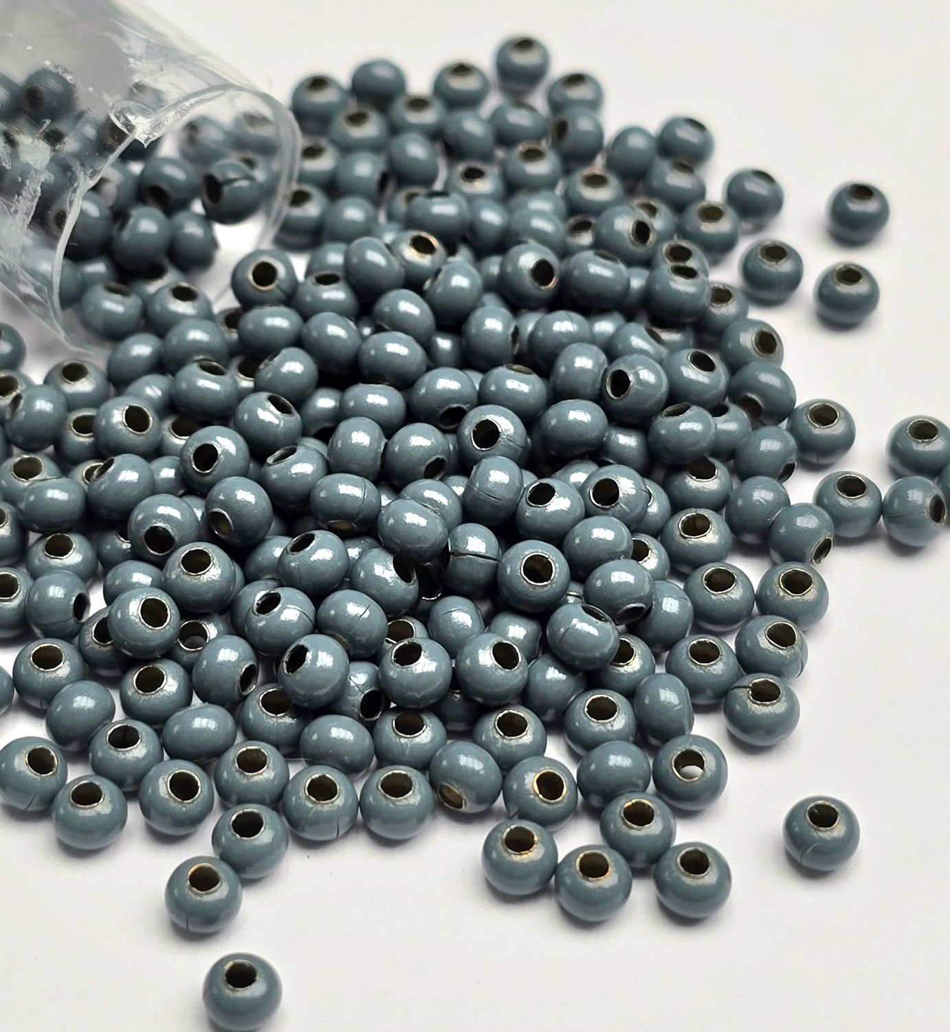 8/0 Metal Seed Beads: Grey