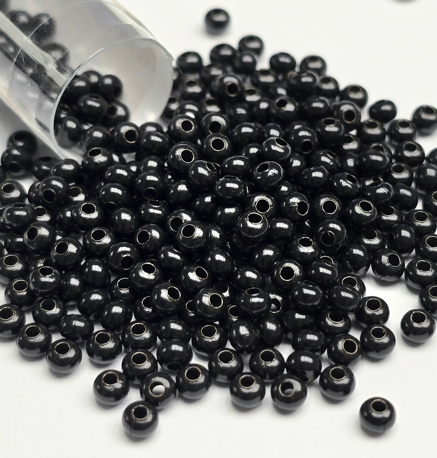 8/0 Metal Seed Beads: Black