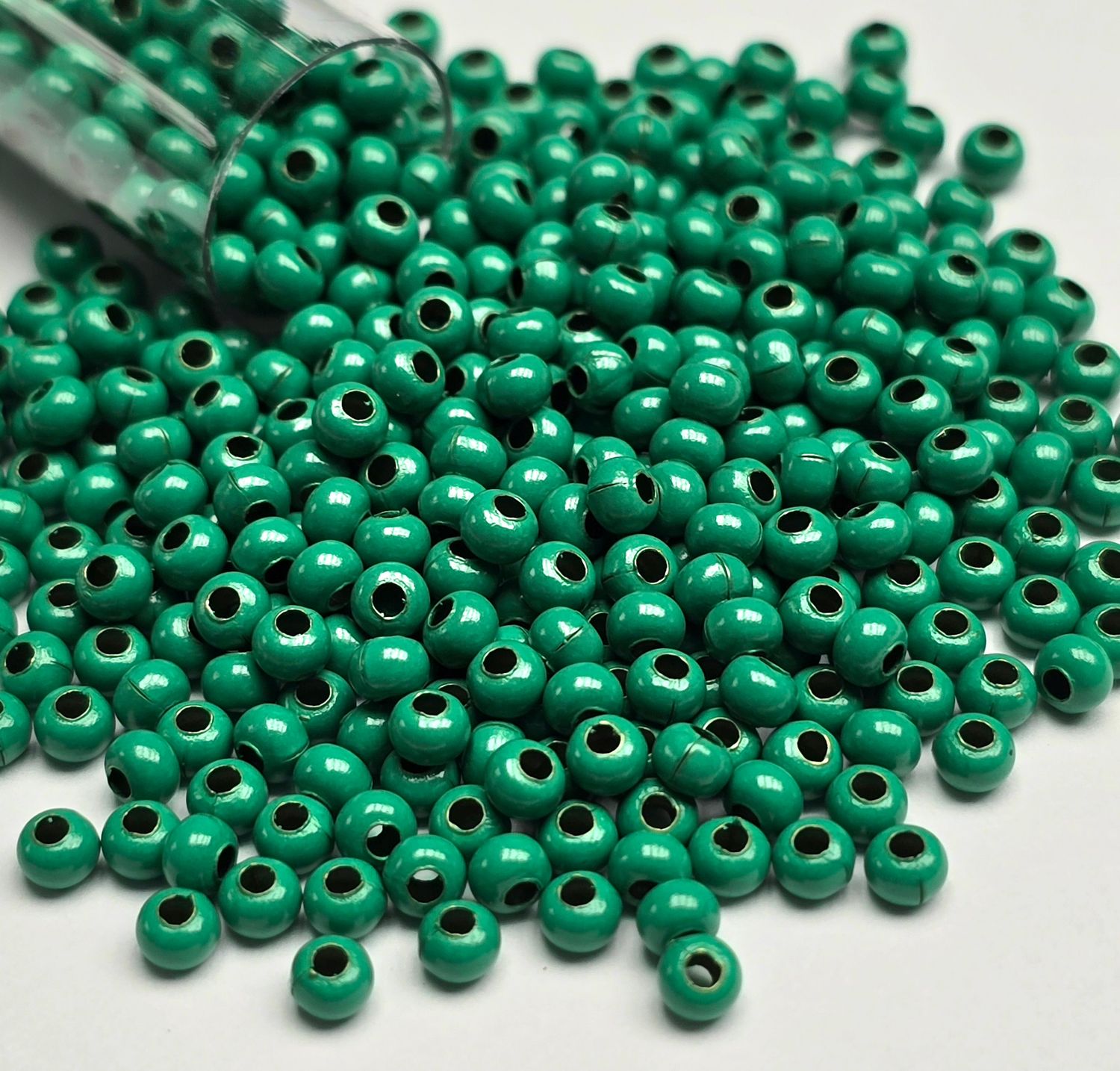 8/0 Metal Seed Beads: Green