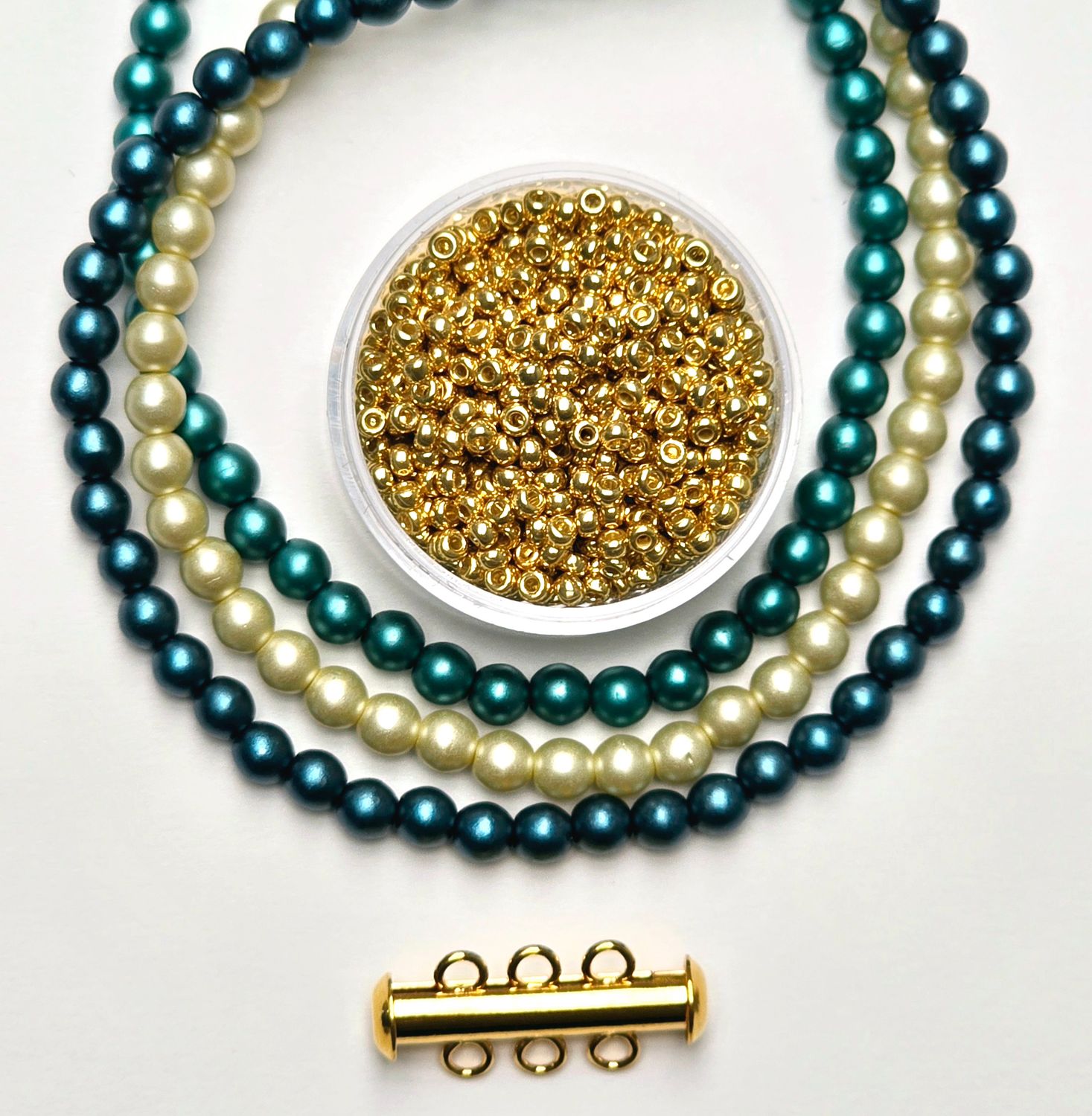 Daisy Chain Bracelet Kit: Teal-Cream-Blue Daisy Chain Bracelet Kit: Teal-Cream-Blue