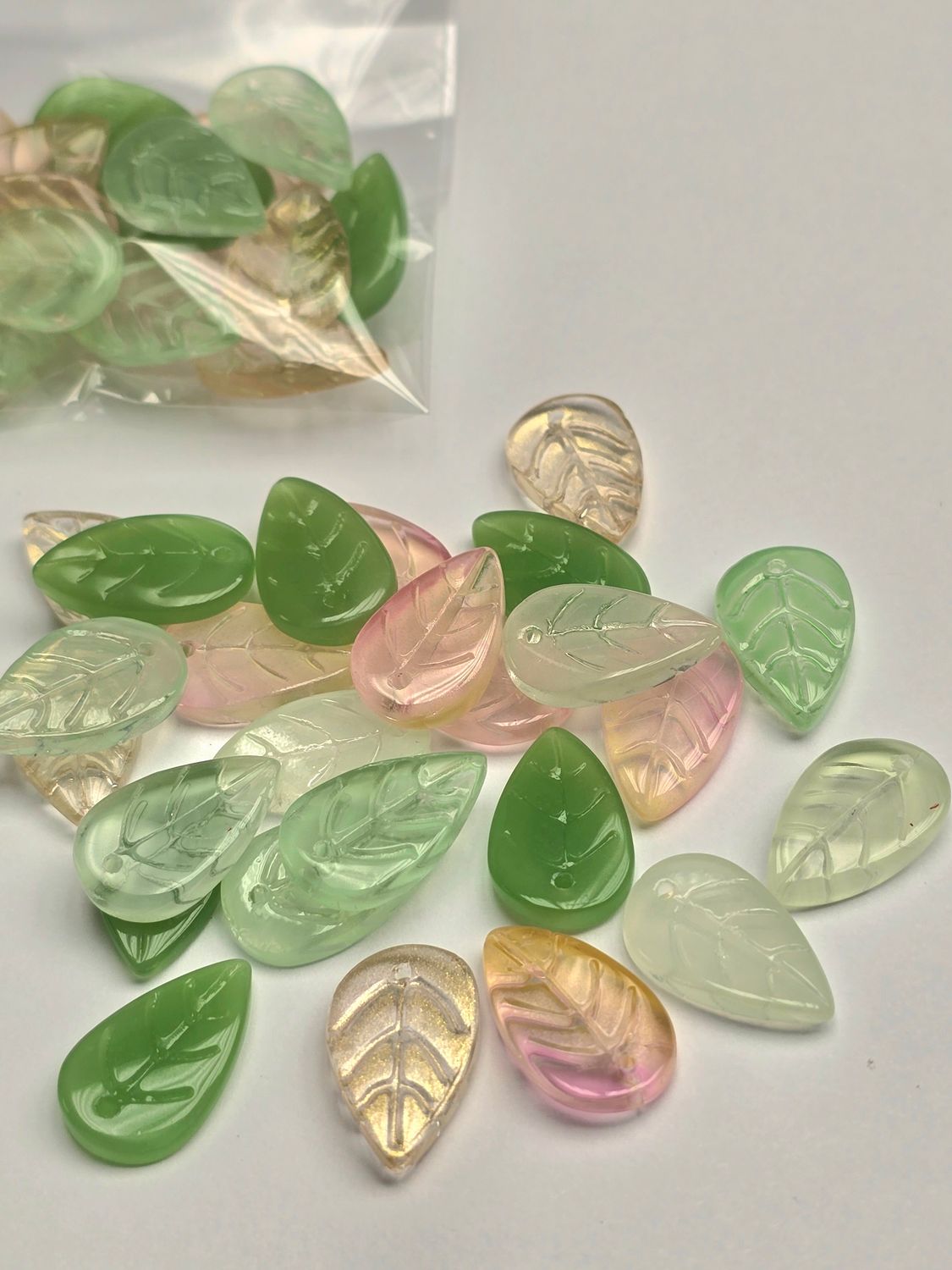 Glass Leaf: Green/Pink Bead Mix 11x18mm