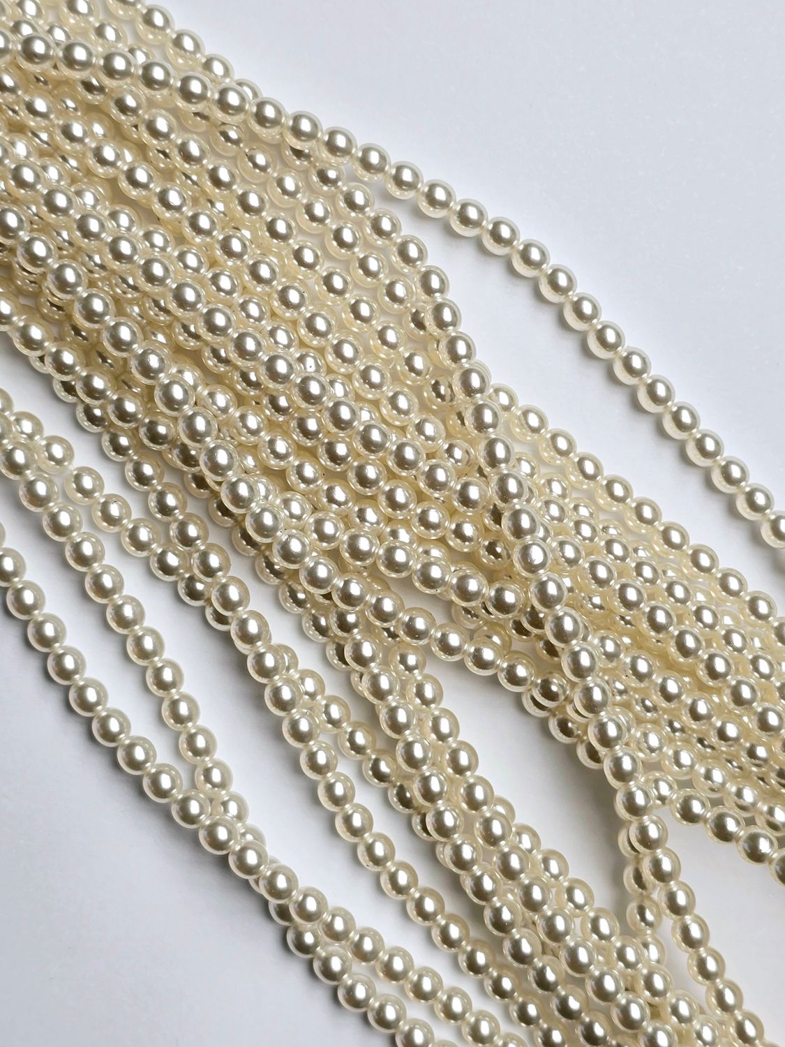 4mm Round Beads: White Pearl