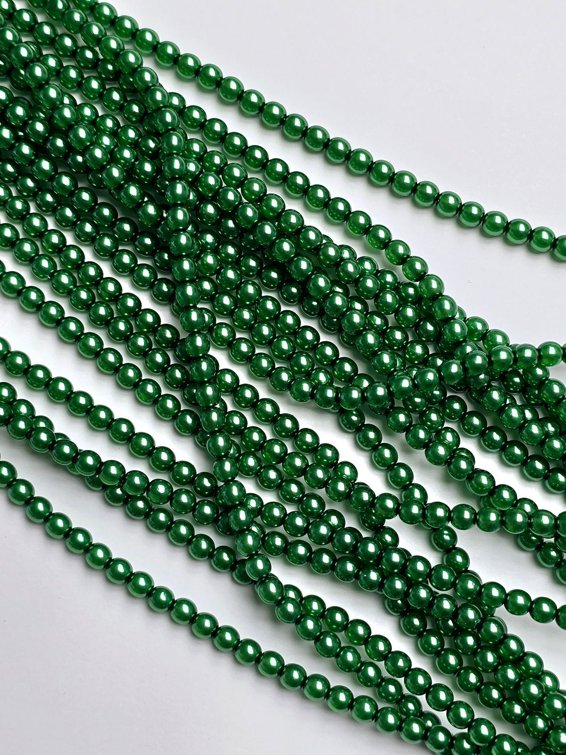 4mm Round Beads: Emerald Pearl