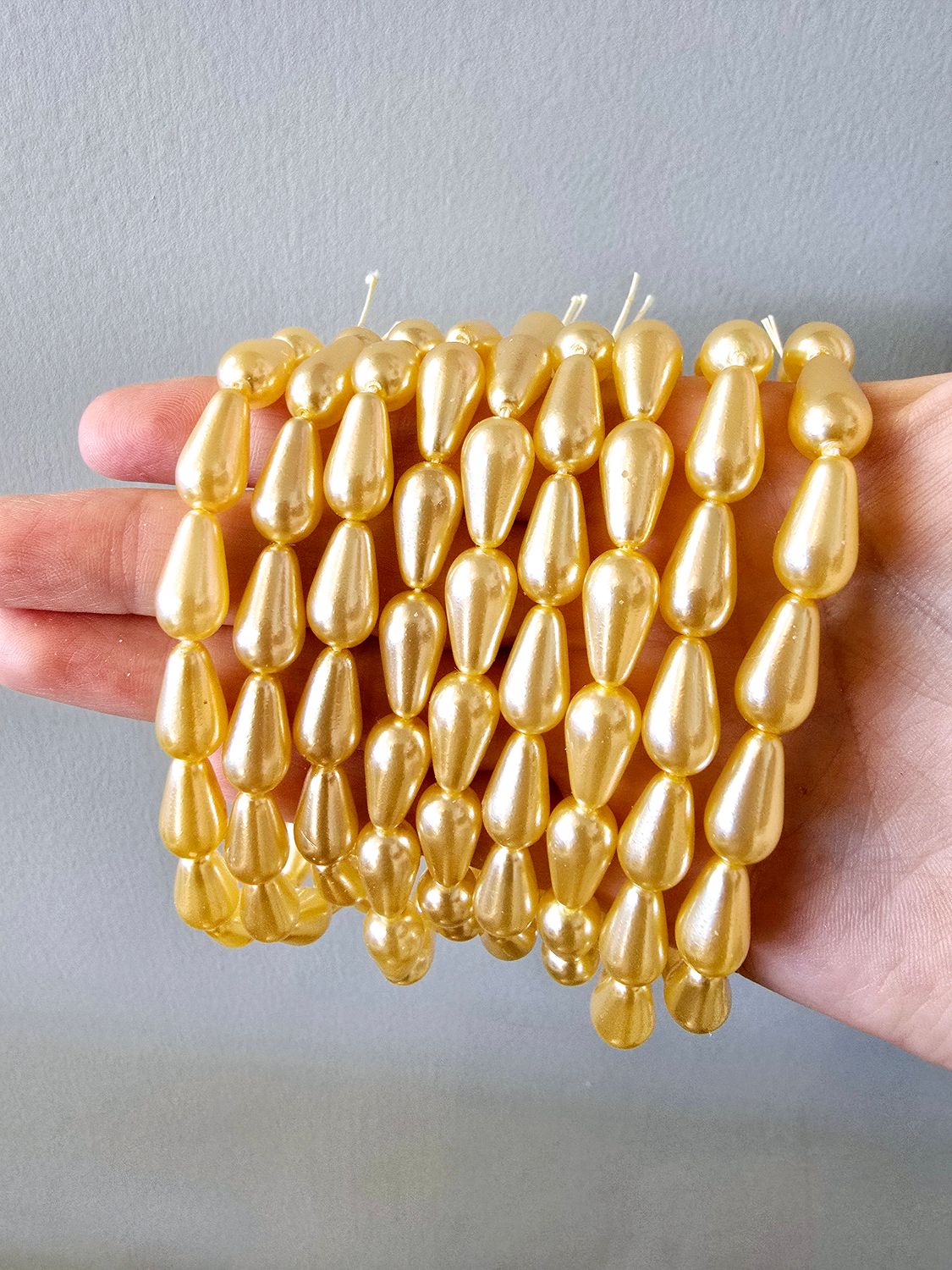 Teardrop Glass Pearls 15x8mm: Gold Cream Smooth