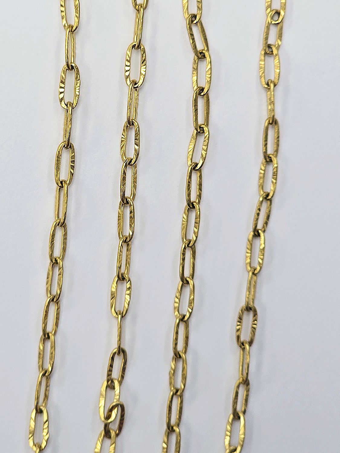 Waterproof Chain: Textured Paperclip Chain 3.5mm