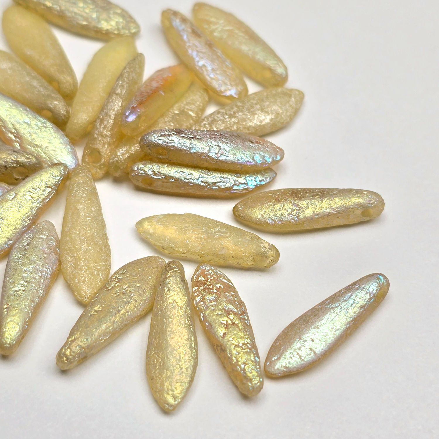 Daggers 5x16mm: Etched Yellow AB 