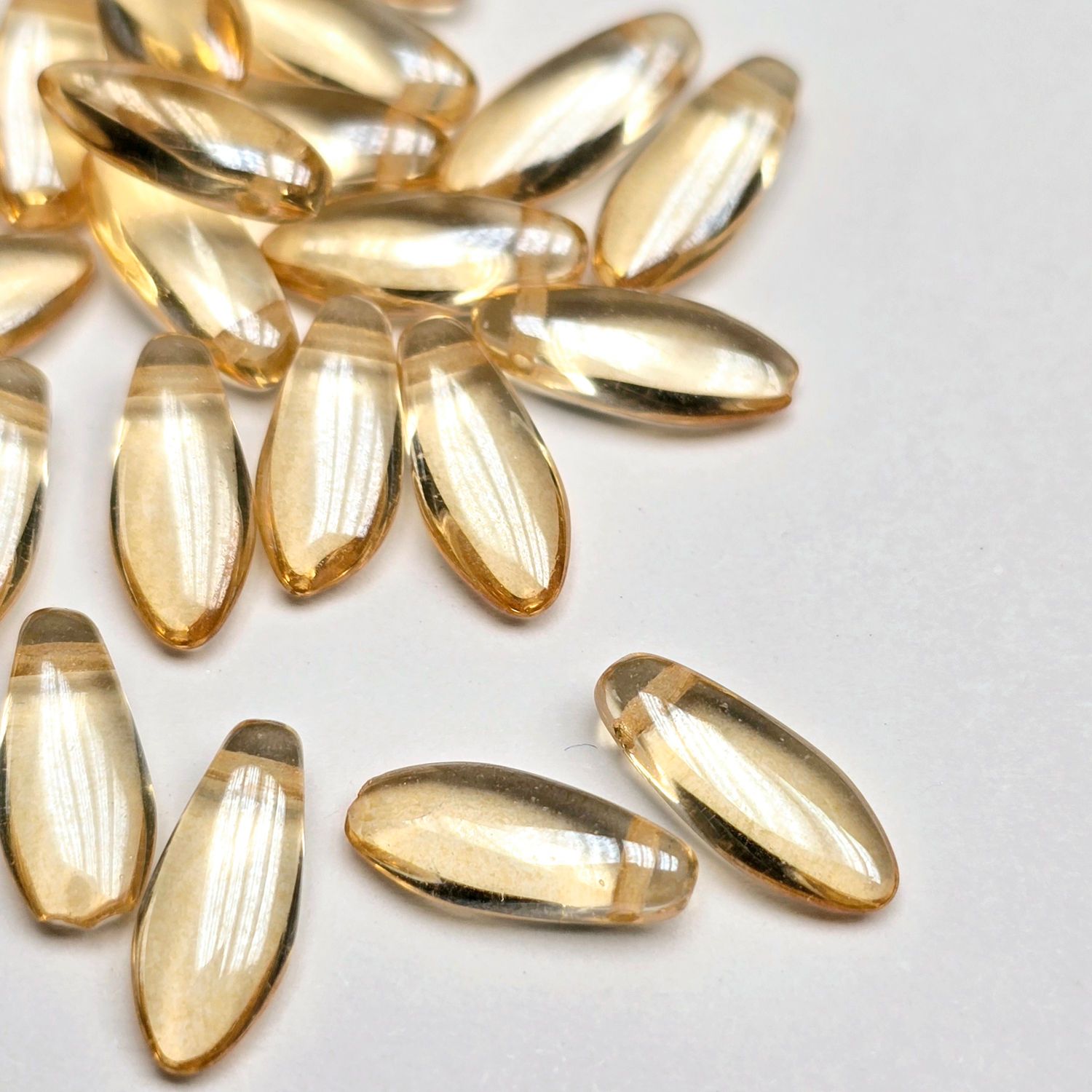 Daggers 5x12mm: Crystal Champagne