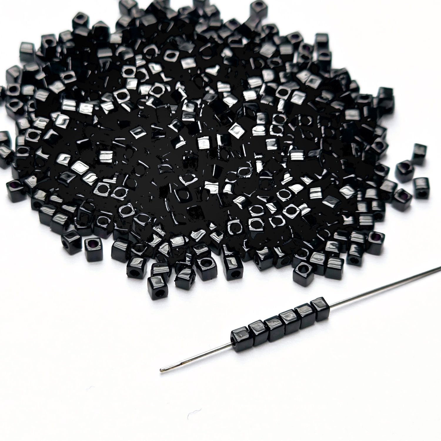 1.8mm Square Beads: SBS401