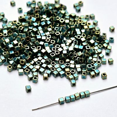 1.8mm Square Beads: SBS2008