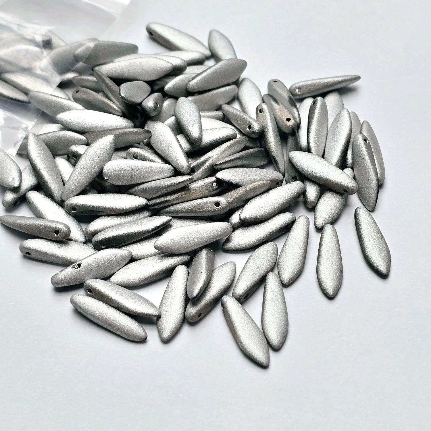 Daggers 5x16mm: Crystal Matte Full Labrador