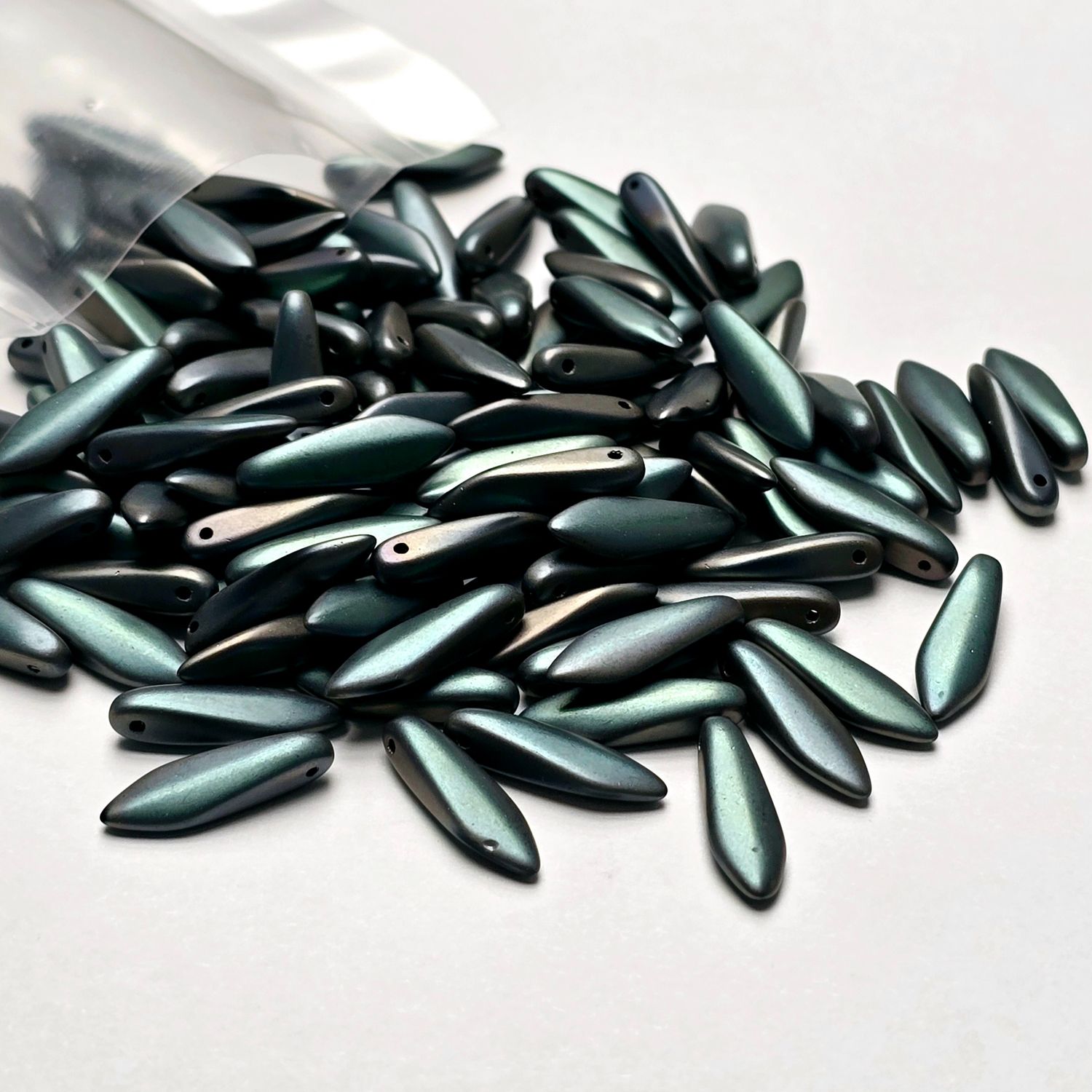 Daggers 5x16mm: Jet Matte Celsian