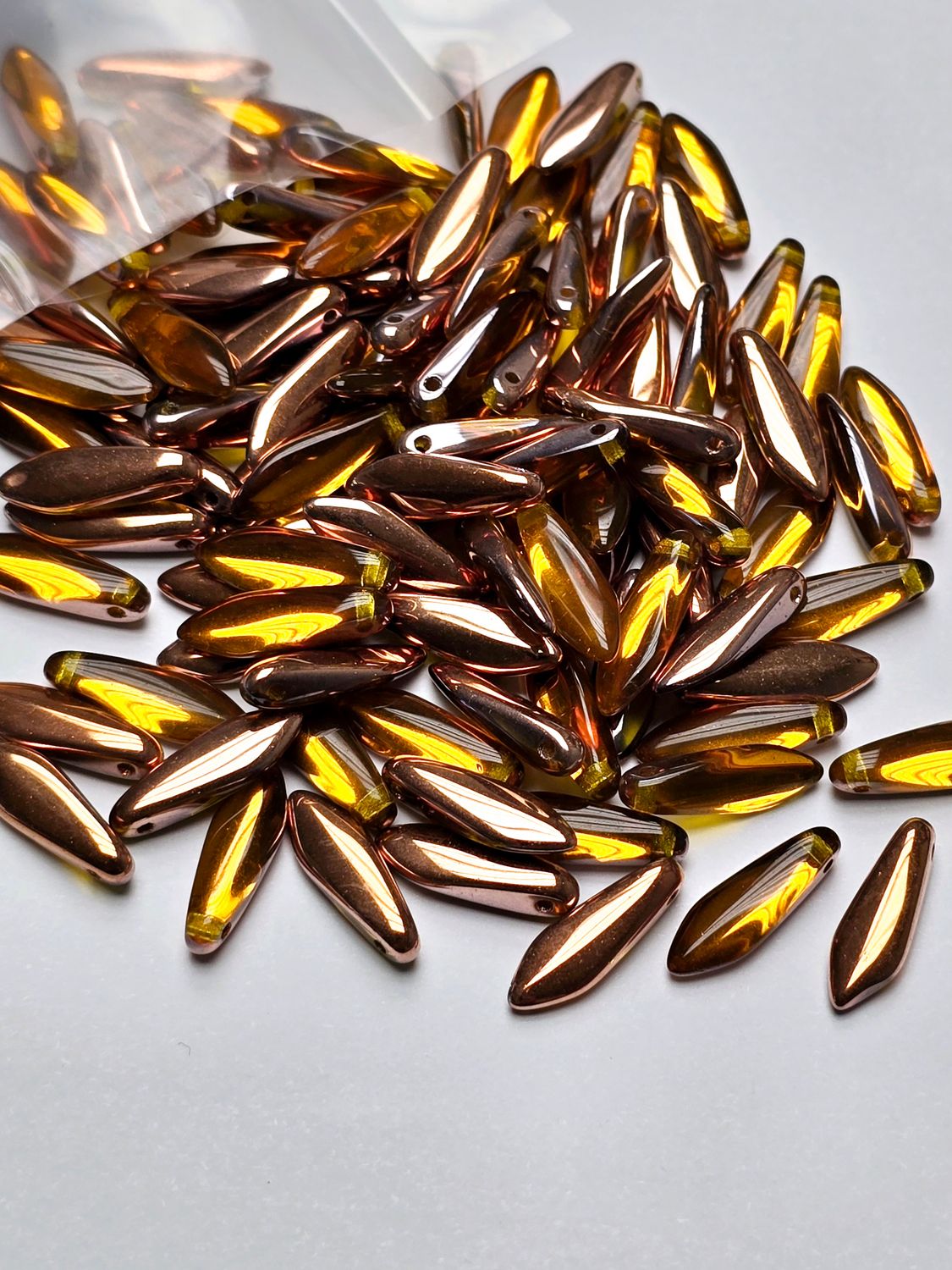 Daggers 5x16mm: Amber Capri Gold