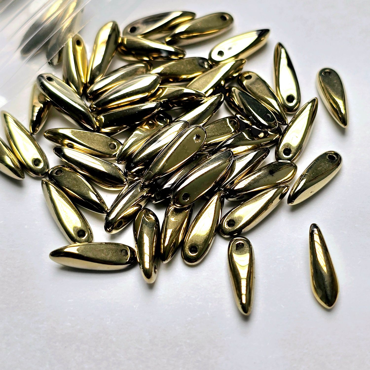 Daggers 3x11mm: Crystal Full Amber *50 Pieces