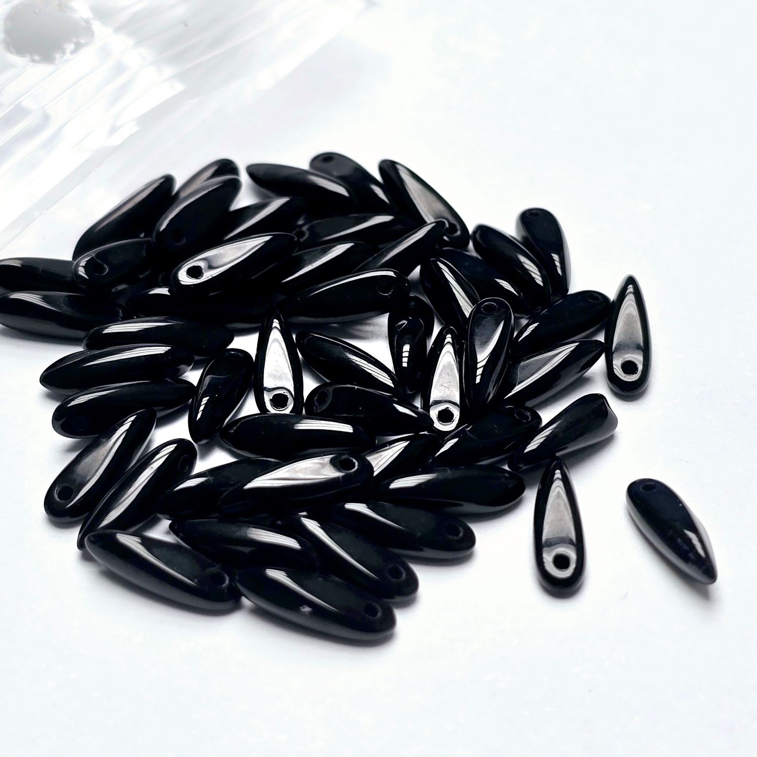 Daggers 3x11mm: Opaque Jet *50 Pieces