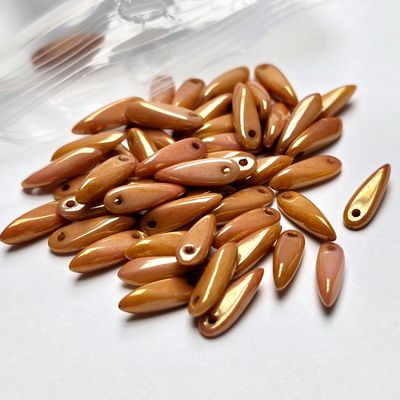 Daggers 3x11mm: Chalk White Gold Luster*50 Pieces