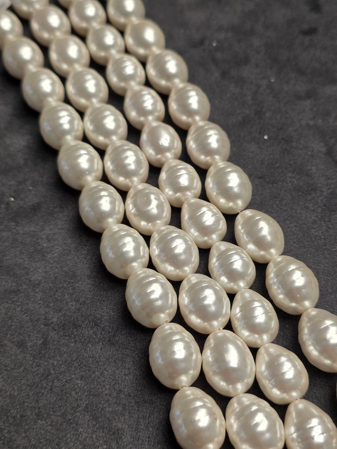 16mmx12mm Oval White Shell Pearls