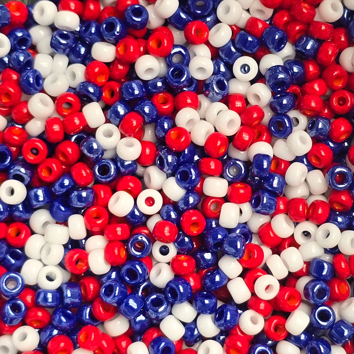 8/0 Bead Mix: Red, White & Luster Blue Pop