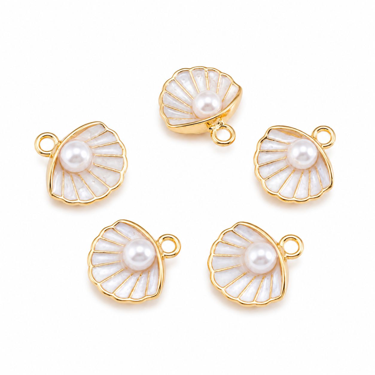 Shell Chrams with Pearl - White