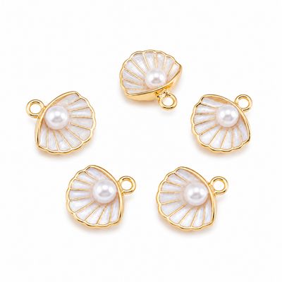 Shell Chrams with Pearl - White