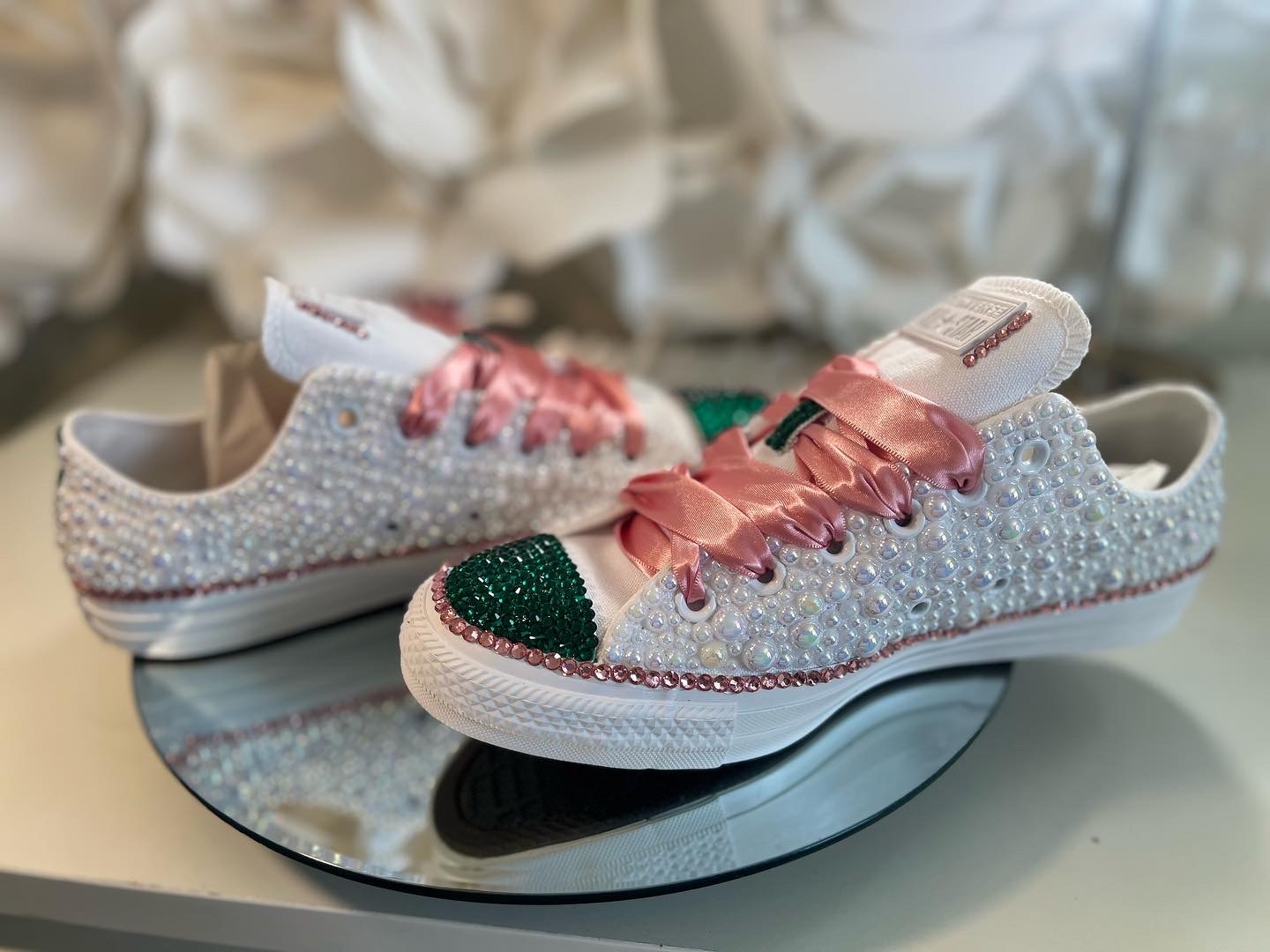 Alpha kappa alpha tennis deals shoes